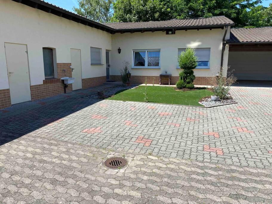 Ferienwohnung Malin Ludwigshafen am Rhein Buitenkant foto