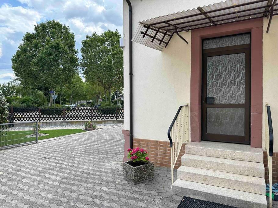 Ferienwohnung Malin Ludwigshafen am Rhein Buitenkant foto